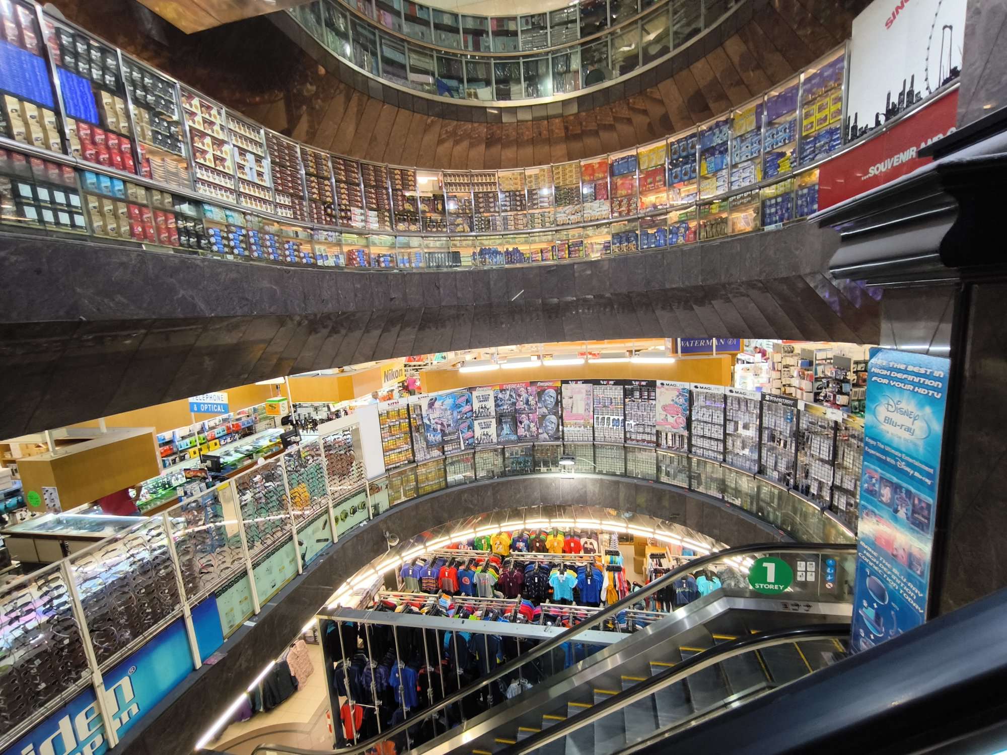 衣装返却後、ムスタファセンターへご案内